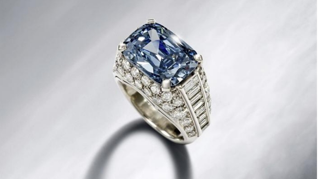 EE.UU.: Mujer se traga un diamante de 5.000 dólares