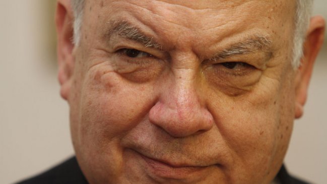 Insulza se reunió con directiva del PS para definir opción al Senado