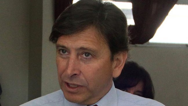 Golborne: La Moneda siempre filtra las cosas antes de tiempo