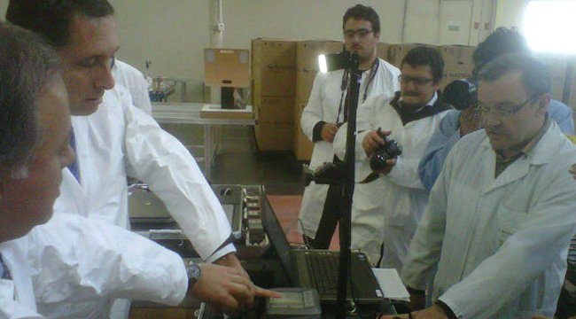 Cómo se fabrican los nuevos pasaportes y cédulas de identidad de Chile