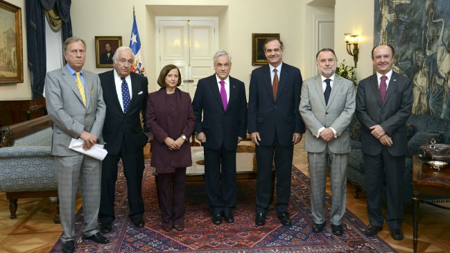 Piñera se reunió con ex cancilleres para analizar demanda boliviana