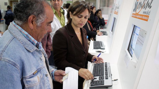 Más de 223 mil familias han solicitado beneficio por gasto en educación