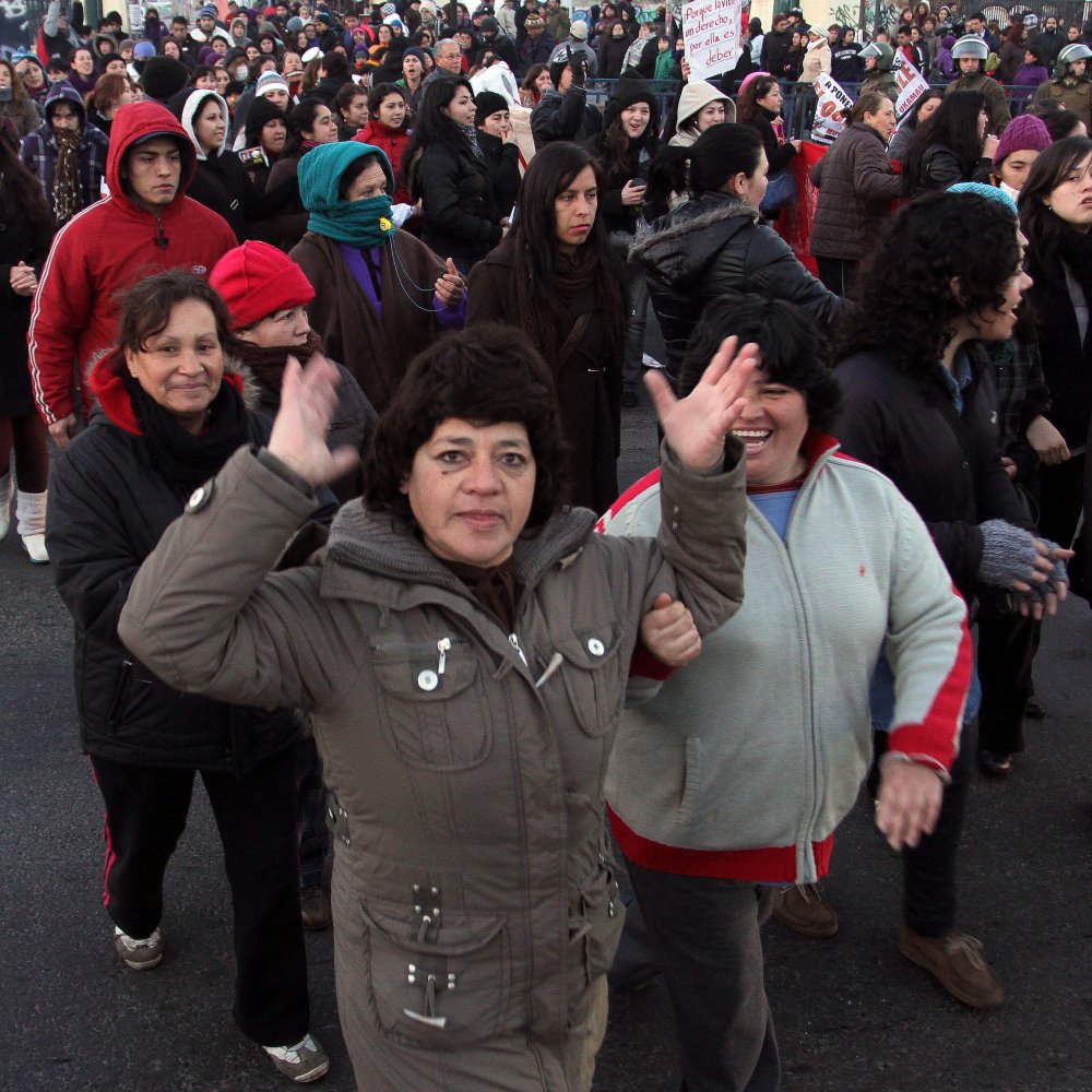 Centenares de familias protestaron contra constructora en Talca