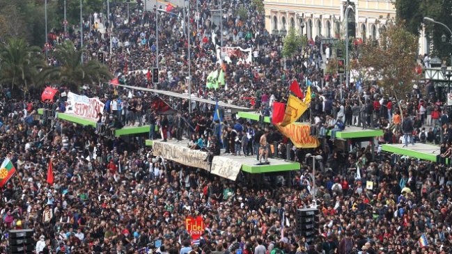 Marcha estudiantil terminará en el Parque de Los Reyes
