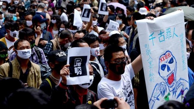 Ciudadanos chinos se manifestaron por supuesta violación y muerte de joven de 22 años