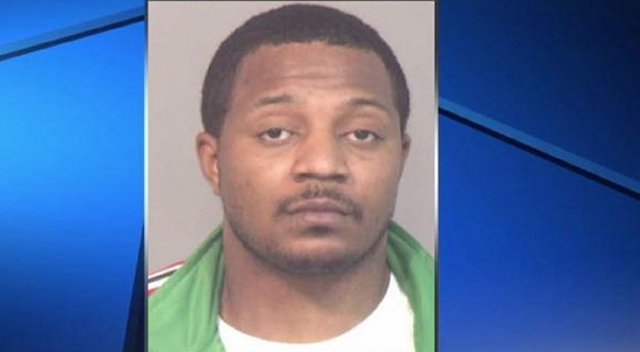 Convicto tuvo sexo con 13 guardias e hijos con cuatro de ellas