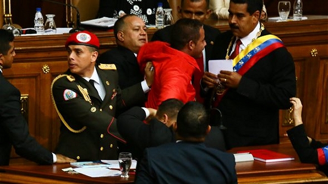 ONG denunció que sujeto que interrumpió discurso de Maduro está incomunicado