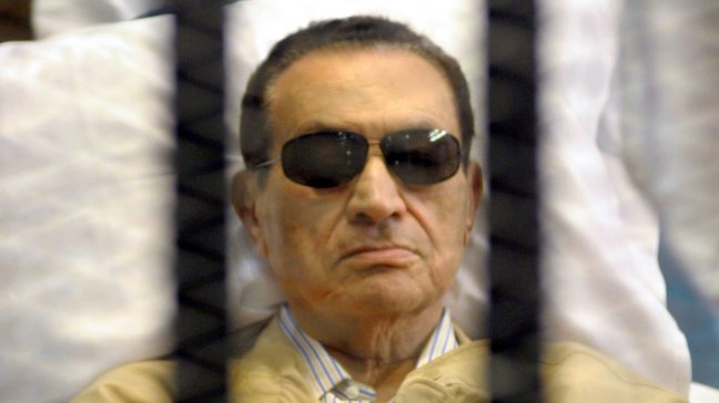 Mubarak negó implicación en muerte de manifestantes durante su nuevo juicio