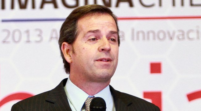 Ministro de Economía abordó el caso BancoEstado en su primera actividad