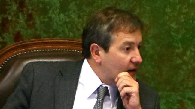 Diputado Marinovic llamó a la banca a adecuar su forma de operar