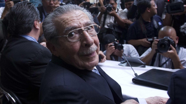 Presidente de Guatemala está dispuesto a pedir perdón a indígenas por genocidio