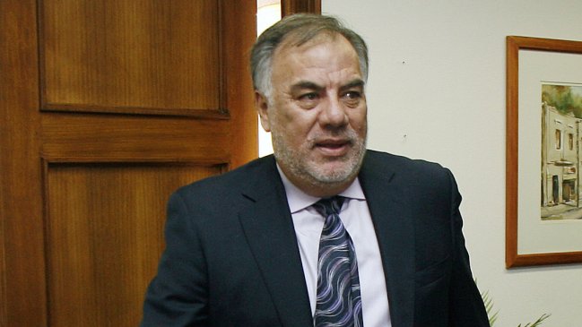 Andrade y candidaturas: Quinteros y Valdés 