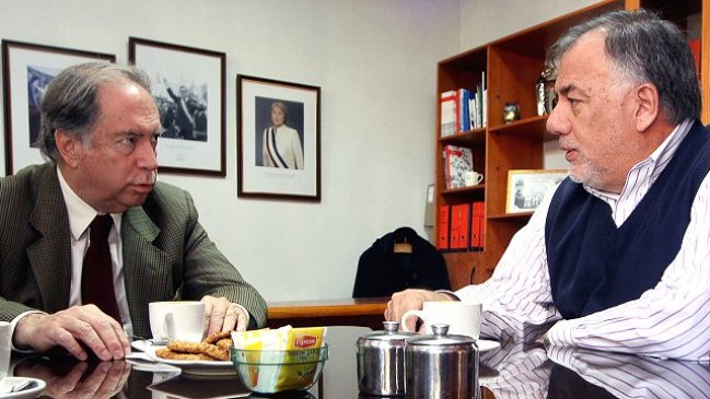 Juan Gabriel Valdés rechazó candidatura a diputado