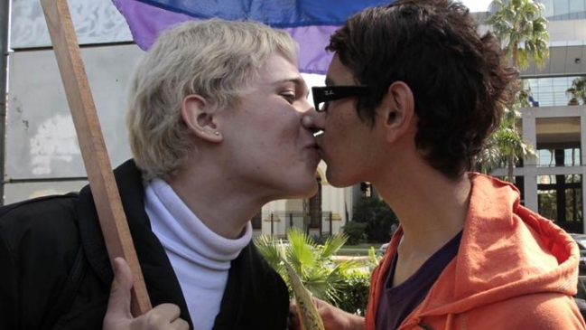 Francia promulgó ley del matrimonio homosexual y primera boda ya tiene fecha