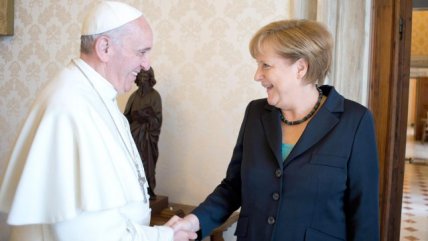   Francisco recibió a Angela Merkel en El Vaticano 