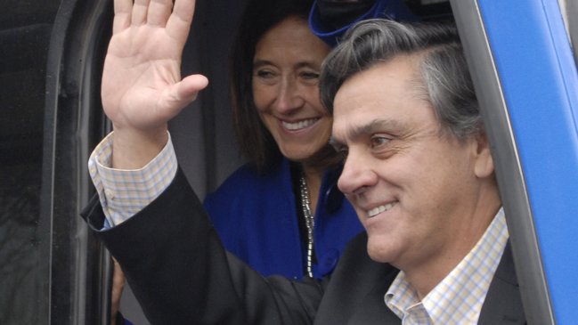 Longueira calificó con nota 