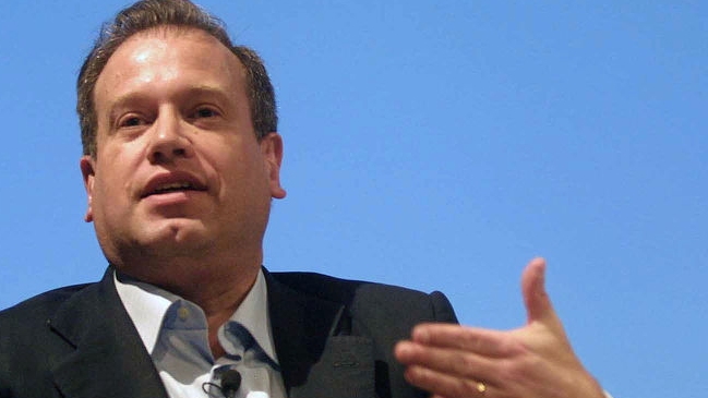 Jocelyn-Holt afirmó que se regaló distrito a Camila Vallejo 