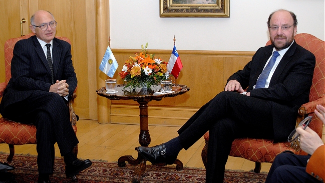 Chile y Argentina suscribieron acuerdo por control integrado en Los Libertadores