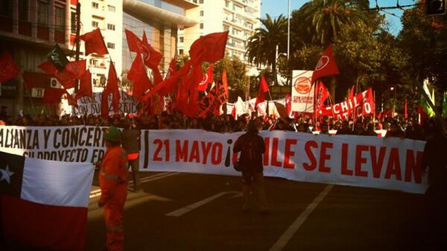 21 de mayo: Manifestantes marchan en Valparaíso