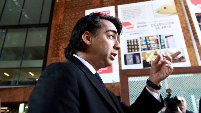 Vehículo que trasladaba a Enríquez-Ominami atropelló a una mujer