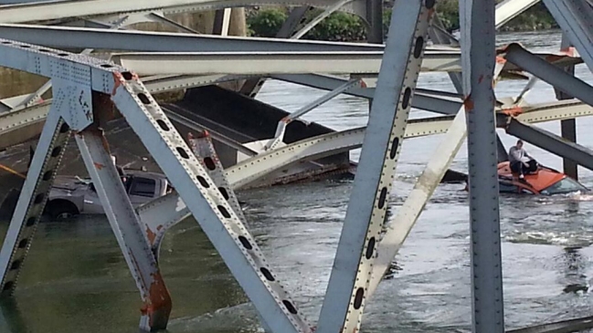 Un puente se derrumbó en Washington