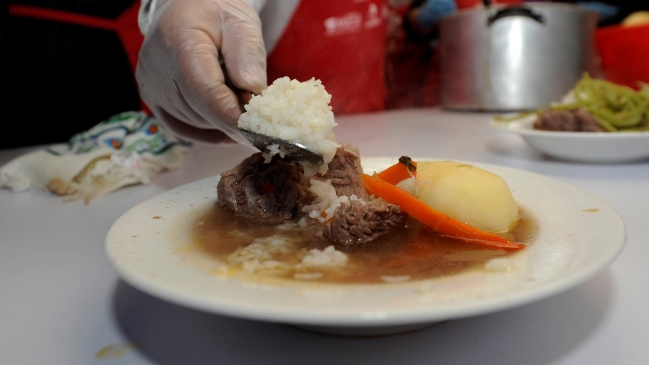 Von Mühlenbrock y la cazuela de la mamá de Zamorano: Me corrigió todo