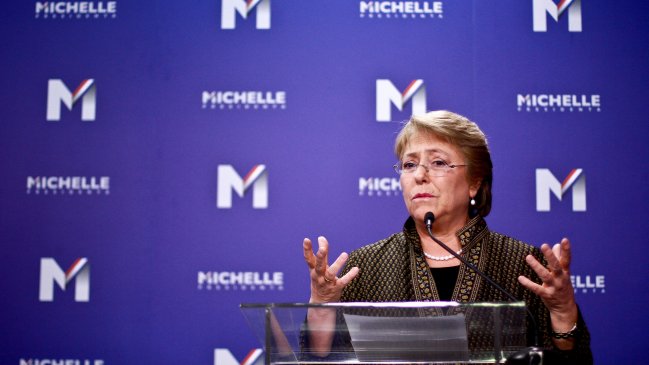 Partido Comunista apoyará a Bachelet en primaria presidencial de la oposición