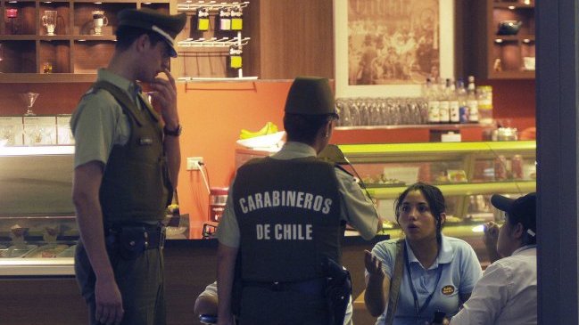 Delincuentes asaltaron a trabajadores de restaurante en Providencia
