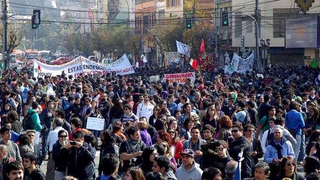 Encuesta Cooperativa: Nueve de cada 10 familias apoyan demandas estudiantiles