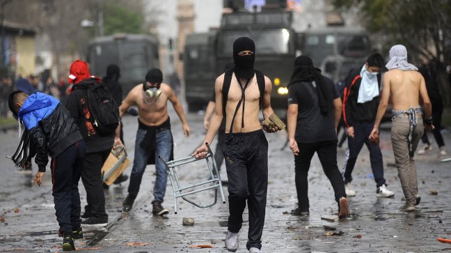 Así ve la BBC a los encapuchados chilenos