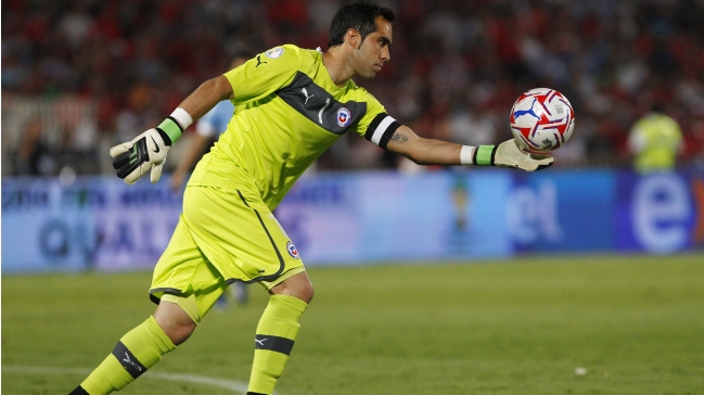 Claudio Bravo en conferencia de prensa