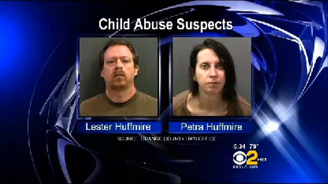 Padres encerraron a sus hijas por tres años para jugar 