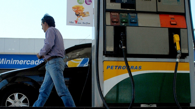Precios de las bencinas volverán a subir este jueves, según ENAP