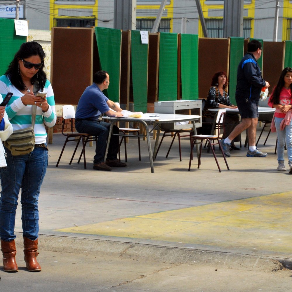 Servel aumentó locales de votación para las primarias