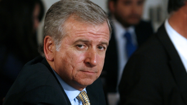 Diputados citarán a ministro Larraín por 
