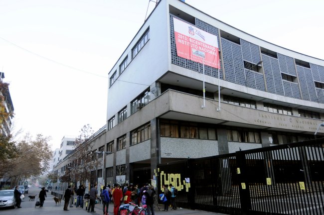 Estudiantes volvieron a tomarse el Instituto Nacional