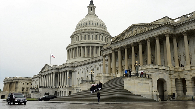 Senado aprobó medida clave para iniciar debate sobre reforma migratoria