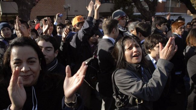Vecinos de Pudahuel intentaron linchar a profesor acusado de abusos