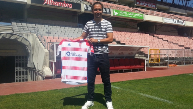Manuel Iturra fichó por tres temporadas en Granada CF de España