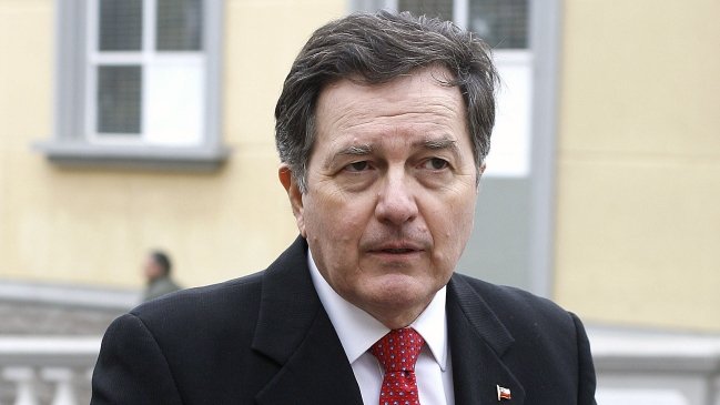 Artistas quieren reunirse con Ampuero para tratar IVA a los libros y fondo de jubilación