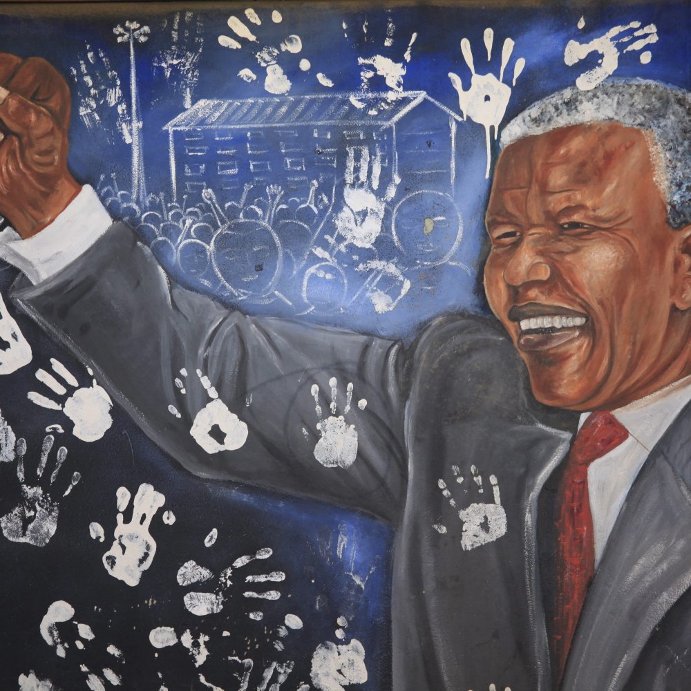 Nelson Mandela cumple seis días hospitalizado