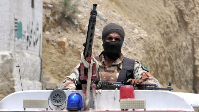 Aumentan a 23 los muertos por atentado a universidad en Pakistán