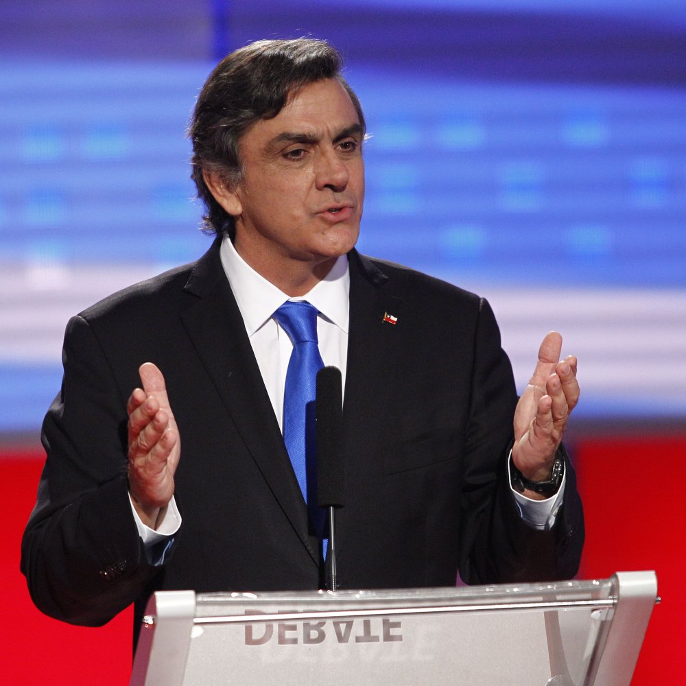 Longueira propuso nueva ley migratoria para evitar que inmigrantes ilegales quiten trabajos a chilenos