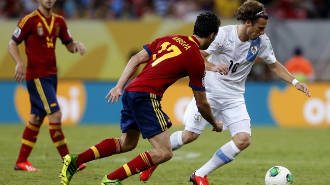 Diego Forlán: No pudimos contrarrestar el juego de España