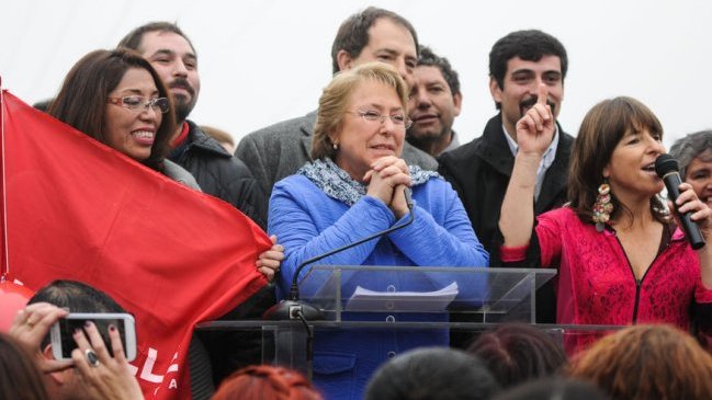 Bachelet defendió reforma tributaria y explicó por qué no lo hizo en su Gobierno