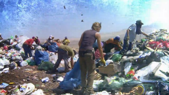 Periodista relató cómo fue vivir en el vertedero más grande de Chile
