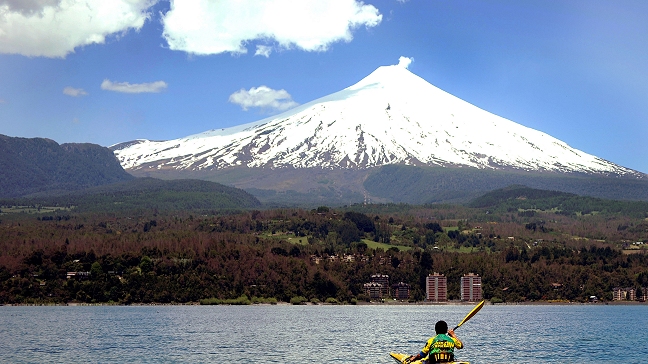 Alcalde de Pucón explicó en que consiste la prohibición de las bolsas plásticas