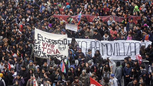 Intendencia autorizó marcha de secundarios este jueves en Santiago