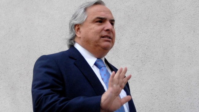 Chadwick y primarias: Nadie quiere desalojo de colegios en toma