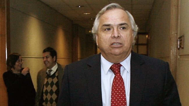 Chadwick: Está totalmente acreditado uso de molotov contra Carabineros